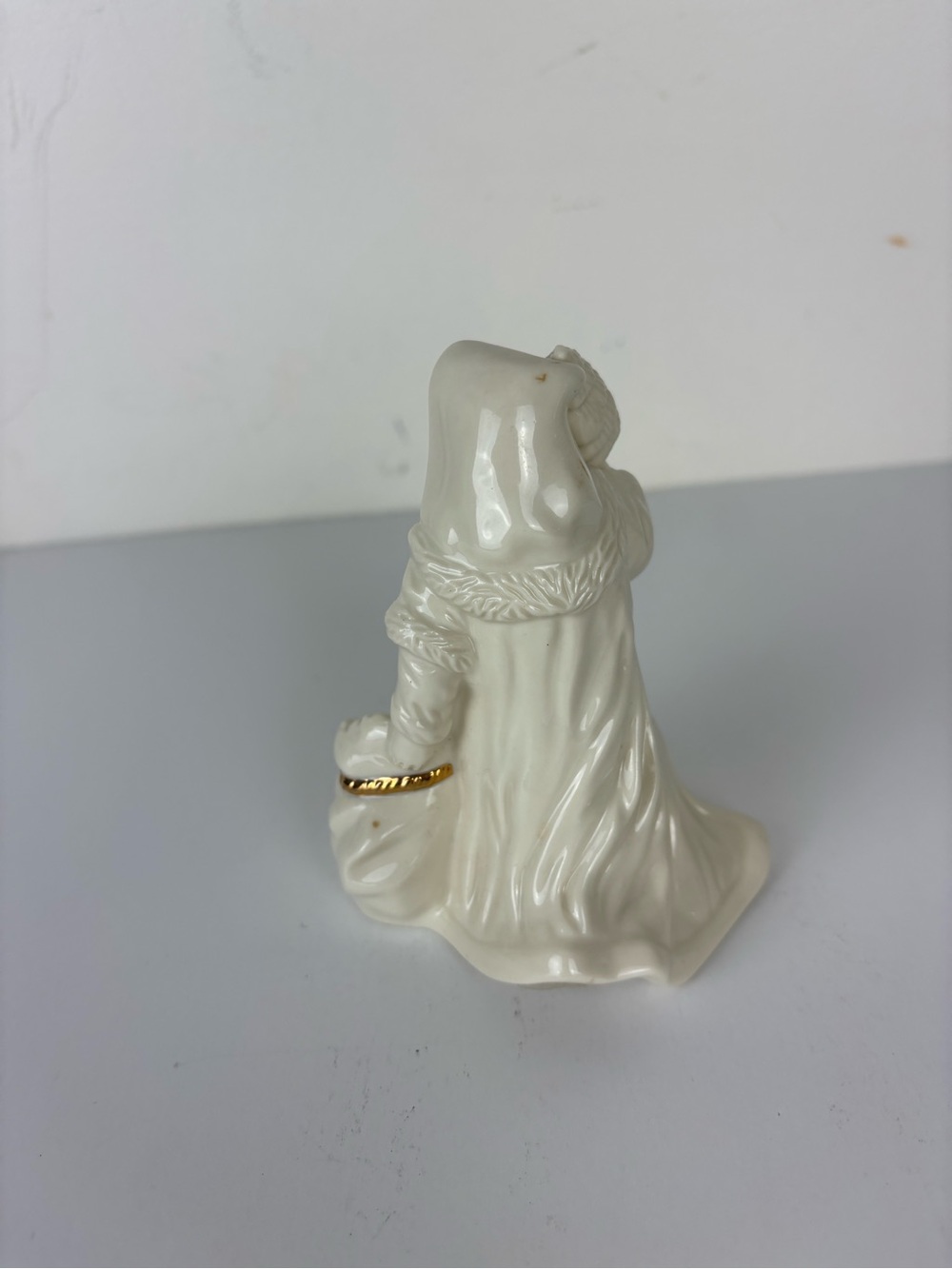 Lenox White Ceramic Santa Figurine with Gold Accents - Picture 4 of 10
